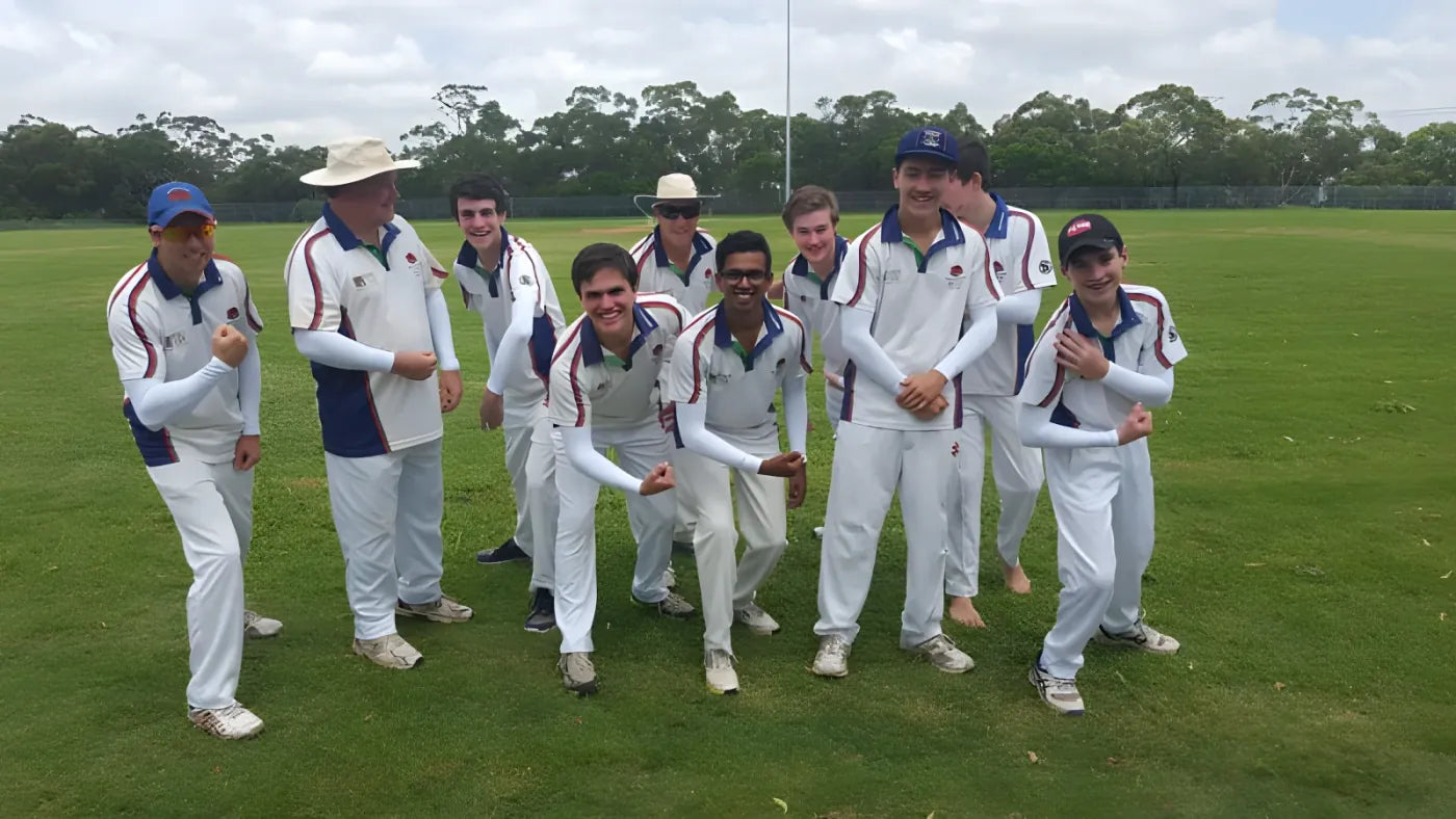 All-day UPF 50+ cover for long innings in the sun.